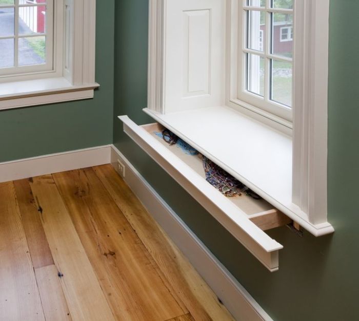 How to decorate a large bedroom window sill