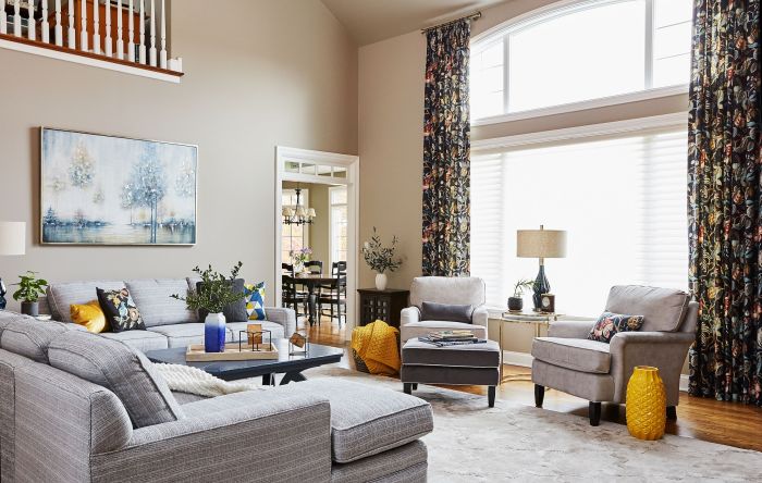 How to decorate high ceilings living room