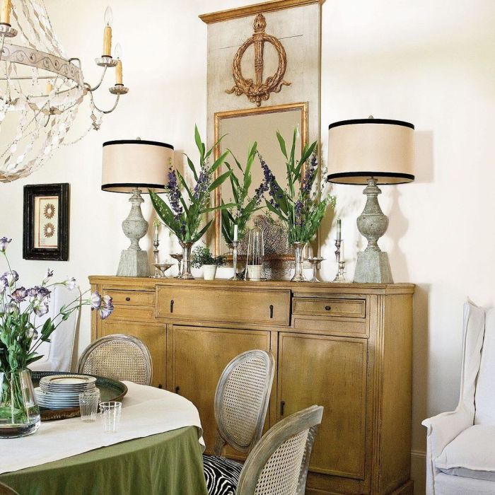 How to decorate a dining room buffet