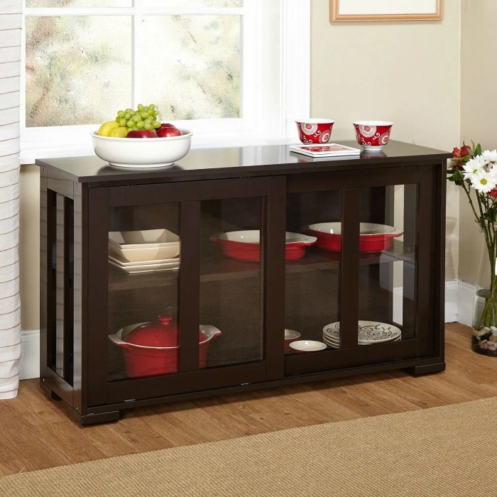 How to decorate a dining room buffet