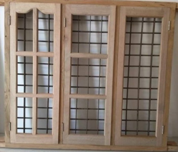 How to decorate a wooden window frame